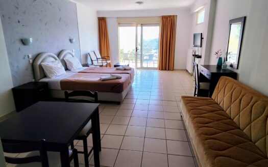 ΞΕΝΟΔΟΧΕΙΟ ΘΕΑΣΗΣ -ΠΑΡΑΛΙΑ ΣΕΡΓΟΥΛΑΣ ΝΑΥΠΑΚΤΟΣ